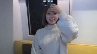 我们可不可以站着来一次后入老婆，夫妻自拍