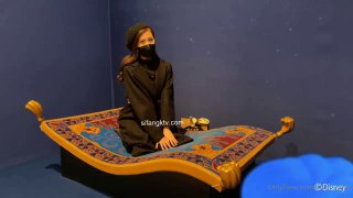 【歐美無碼】妹妹居然穿著高中校服躺在床上？我操了她，還嘗試中出內射