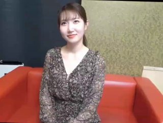 我来自北京美女模特瑶瑶与意大利帅哥男友穿着性感黑丝情趣内衣客厅卫生间做爱